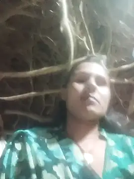 Snapshot of Cuty_priti chatting on 05/13/26, 04:48 Cuty priti online show from 05/13/26, 04:48