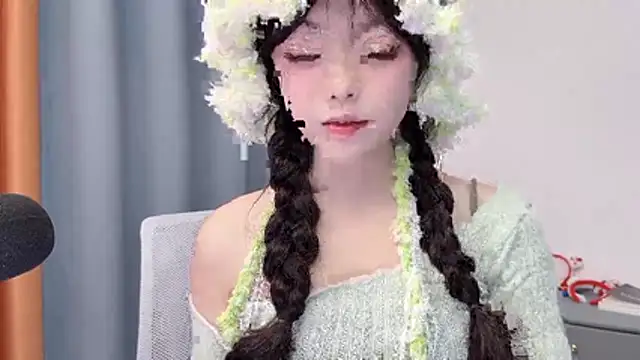 smalldaisy online show from 03/19/26, 02:04