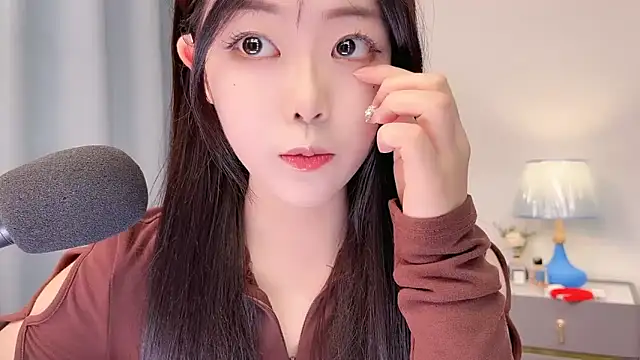 smalldaisy online show from 04/12/26, 02:49