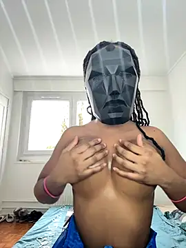 Snapshot of cassie_miller_velvet chatting on 12/19/25, 11:28 cassie miller velvet online show from 12/19/25, 11:28