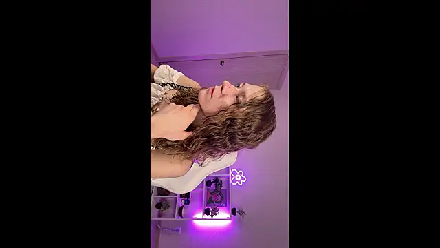 KellySunn online show from 02/23/26, 09:06