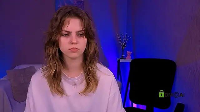 naya may online show from 03/25/26, 10:10