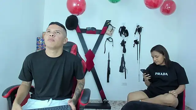 Snapshot of Three_Ways_to_Love chatting on 12/22/25, 12:13 Three Ways to Love online show from 12/22/25, 12:13