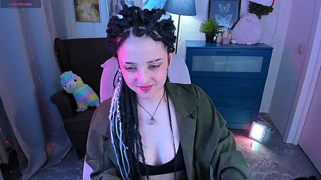 Snapshot of SarahShelby chatting on 01/10/26, 10:50 SarahShelby online show from 01/10/26, 10:50