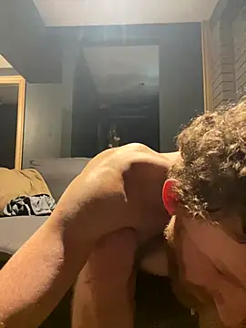 Snapshot of Joshwillo chatting on 12/19/25, 11:45 Joshwillo online show from 12/19/25, 11:45