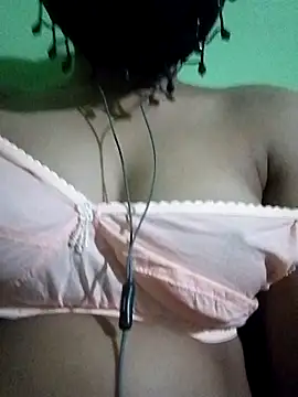 Snapshot of badbaby18136 chatting on 12/22/25, 05:43 badbaby18136 online show from 12/22/25, 05:43