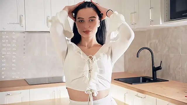 Snapshot of TyraEspina chatting on 01/06/26, 09:18 TyraEspina online show from 01/06/26, 09:18