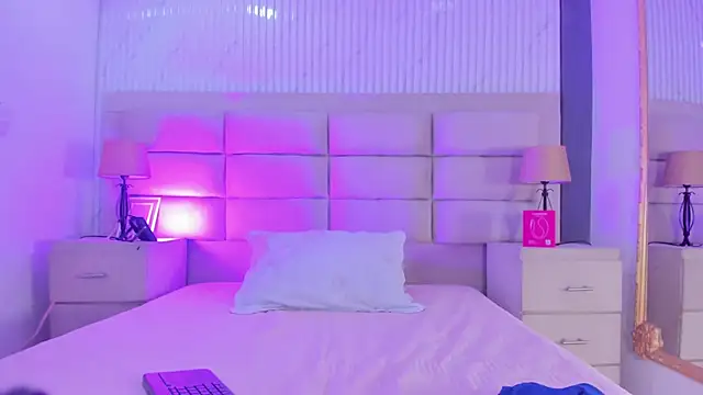 ManuelaEvans  online show from 02/19/26, 09:00