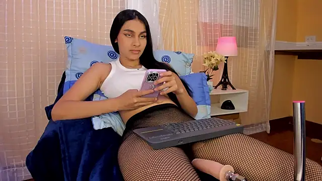 ManuelaEvans  online show from 04/17/26, 02:25