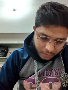 Snapshot of boyzzxzzz chatting on 12/19/25, 06:48 boyzzxzzz online show from 12/19/25, 06:48