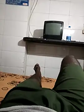 Snapshot of Tamilpaiyan07 chatting on 02/27/26, 04:07 Tamilpaiyan07 online show from 02/27/26, 04:07