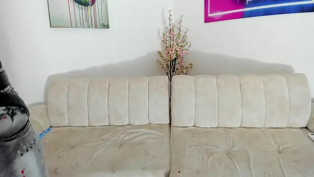 Snapshot of Hot_Max_1 chatting on 12/22/25, 09:01 Hot Max 1 online show from 12/22/25, 09:01