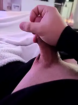 Snapshot of RimmingPussy24 chatting on 12/20/25, 01:29 RimmingPussy24 online show from 12/20/25, 01:29