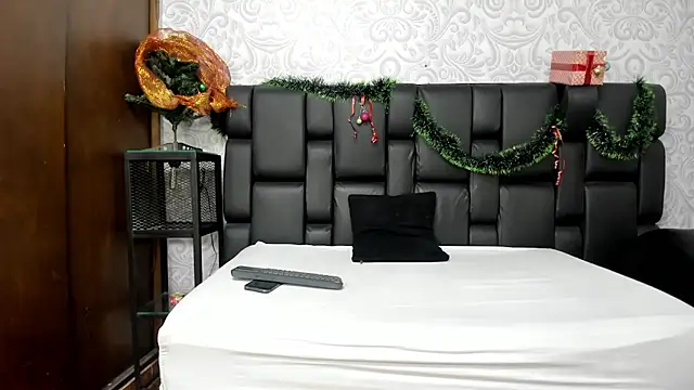 Snapshot of KyleBakerr chatting on 12/19/25, 09:55 KyleBakerr online show from 12/19/25, 09:55