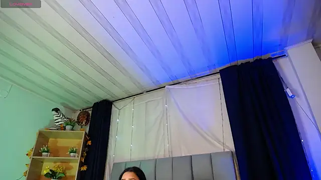 Emilyy05  online show from 12/23/25, 03:15