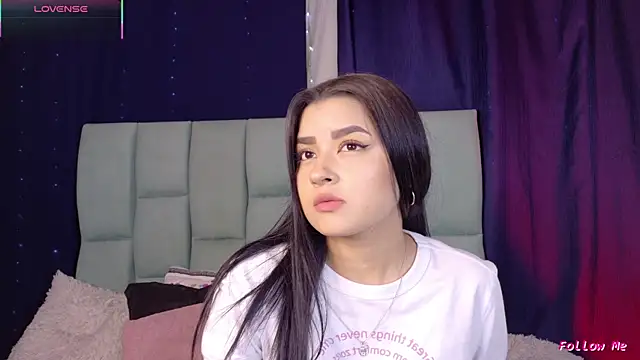 Emilyy05  online show from 04/17/26, 12:35