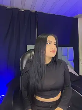Snapshot of Emilyy05_ chatting on 06/12/26, 12:53 Emilyy05 online show from 06/12/26, 12:53