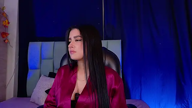 Snapshot of Emilyy05_ chatting on 06/17/26, 04:04 Emilyy05 online show from 06/17/26, 04:04