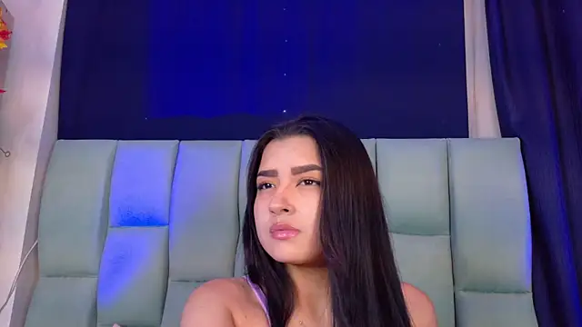Snapshot of Emilyy05_ chatting on 07/08/26, 02:05 Emilyy05 online show from 07/08/26, 02:05
