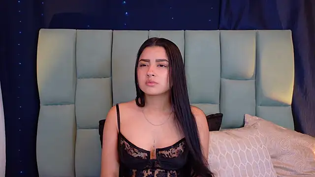 Snapshot of Emilyy05_ chatting on 07/16/26, 12:38 Emilyy05 online show from 07/16/26, 12:38