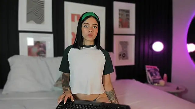 Snapshot of leslie_thompson chatting on 01/06/26, 08:12 leslie thompson online show from 01/06/26, 08:12