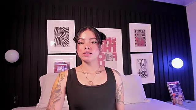 Snapshot of leslie_thompson chatting on 01/13/26, 07:52 leslie thompson online show from 01/13/26, 07:52