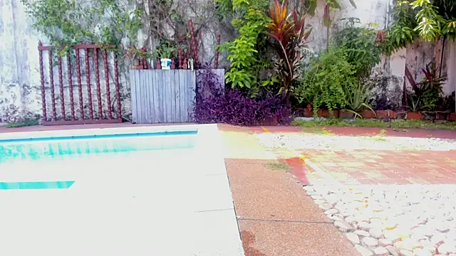 Snapshot of Niky_Thomson chatting on 01/10/26, 06:42 Niky Thomson online show from 01/10/26, 06:42