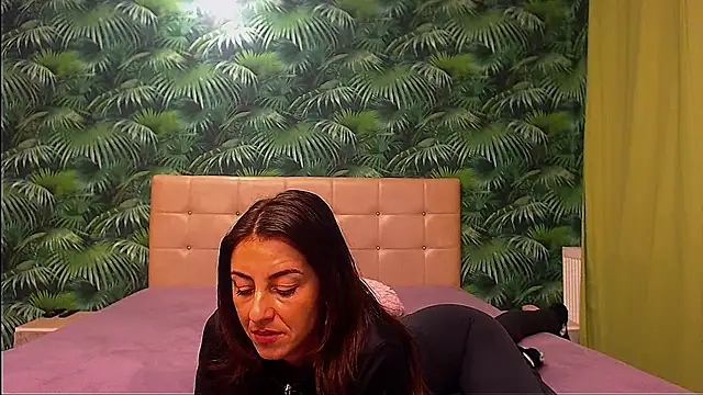 Snapshot of Stella_John chatting on 12/27/24, 07:51 Stella John online show from 12/27/24, 07:51