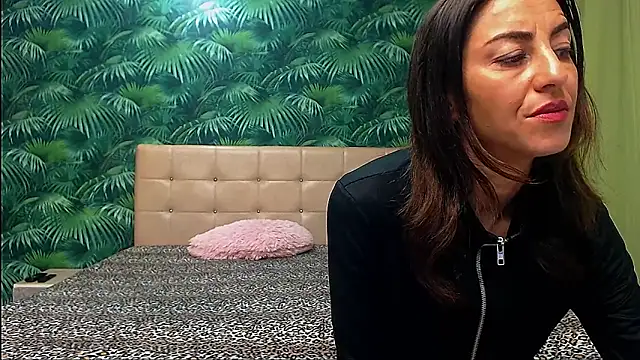 Snapshot of Stella_John chatting on 01/19/25, 05:26 Stella John online show from 01/19/25, 05:26