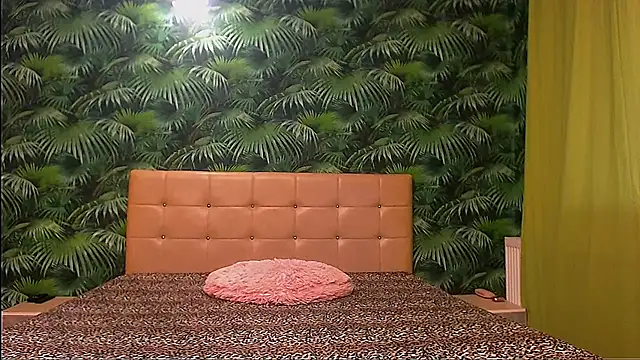 Snapshot of Stella_John chatting on 01/23/25, 09:29 Stella John online show from 01/23/25, 09:29