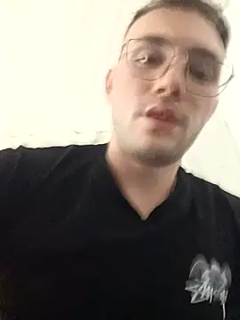 Snapshot of luke25bwc chatting on 12/20/25, 12:40 luke25bwc online show from 12/20/25, 12:40