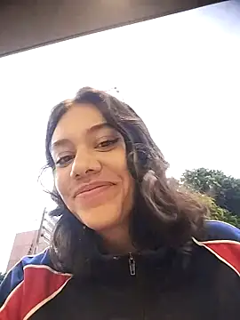 Snapshot of valerria_44 chatting on 12/22/25, 10:51 valerria 44 online show from 12/22/25, 10:51