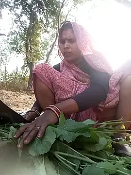 Snapshot of Rakhi_cut chatting on 01/19/26, 10:19 Rakhi cut online show from 01/19/26, 10:19