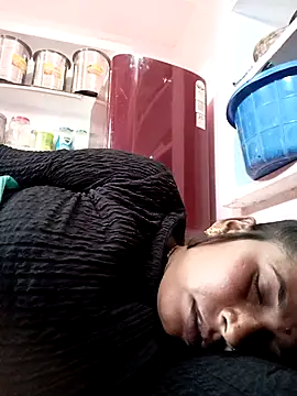 Snapshot of Rakhi_cut chatting on 03/02/26, 08:32 Rakhi cut online show from 03/02/26, 08:32