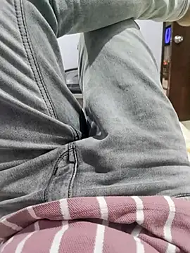 Snapshot of hydhunk26 chatting on 12/20/25, 10:11 hydhunk26 online show from 12/20/25, 10:11