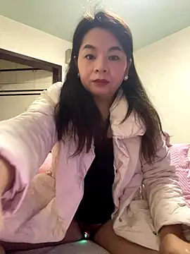 Snapshot of Kaia03 chatting on 12/23/25, 03:59 Kaia03 online show from 12/23/25, 03:59