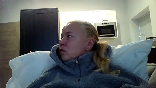 jennyblondeuk online show from 04/02/26, 05:32