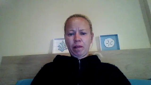 jennyblondeuk online show from 05/06/26, 09:31