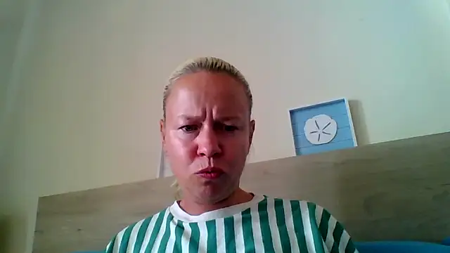 jennyblondeuk online show from 05/10/26, 01:49