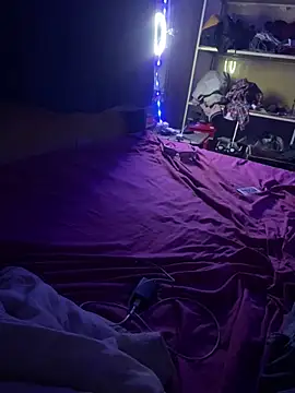 Snapshot of zolorzarafael chatting on 12/20/25, 08:32 zolorzarafael online show from 12/20/25, 08:32