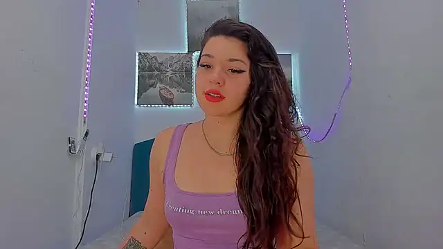 Snapshot of RedAssHottie chatting on 03/13/25, 10:15 RedAssHottie online show from 03/13/25, 10:15