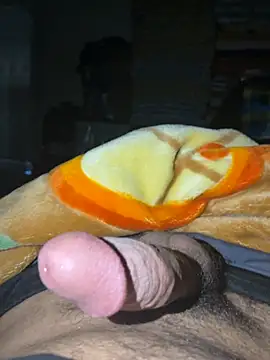 Snapshot of Nyak___31 chatting on 12/22/25, 04:37 Nyak 31 online show from 12/22/25, 04:37