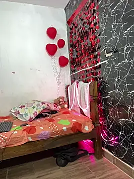 TheSexyLaura online show from 02/12/26, 09:10