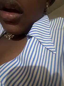 amorasecy online show from 05/18/26, 04:02