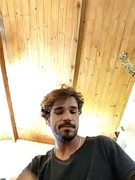 Snapshot of passarodefogo chatting on 12/20/25, 05:31 passarodefogo online show from 12/20/25, 05:31