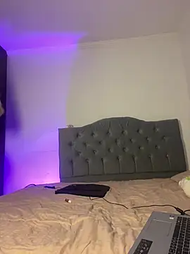 cute emmma online show from 04/08/26, 11:10