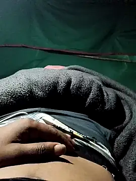 Snapshot of Hot2602 chatting on 12/21/25, 01:18 Hot2602 online show from 12/21/25, 01:18