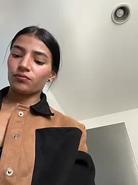 Ema Rose  online show from 02/05/26, 07:07