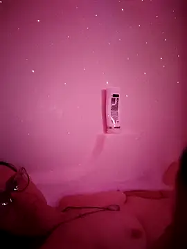 CrownedCuppa online show from 04/08/26, 06:24