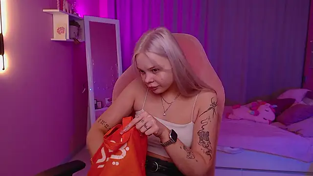 Leslie Caronn online show from 03/19/26, 07:45